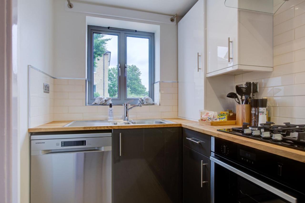 2 Bedroom Luxury House In Oksford Zewnętrze zdjęcie