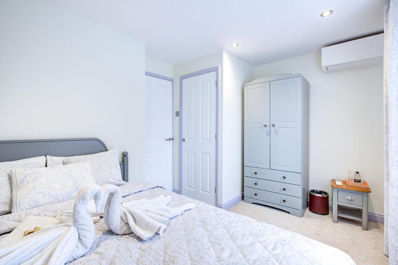 2 Bedroom Luxury House In Oksford Zewnętrze zdjęcie