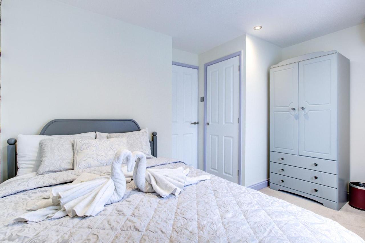 2 Bedroom Luxury House In Oksford Zewnętrze zdjęcie